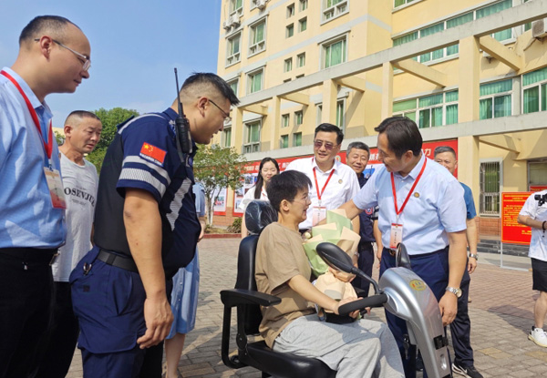 报到啦！身残志坚程雅琴开启大学生活 - 华体会vip